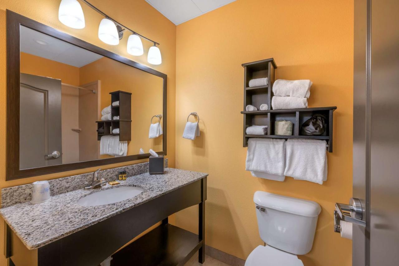 Best Western Plus North Platte Inn & Suites Exterior photo